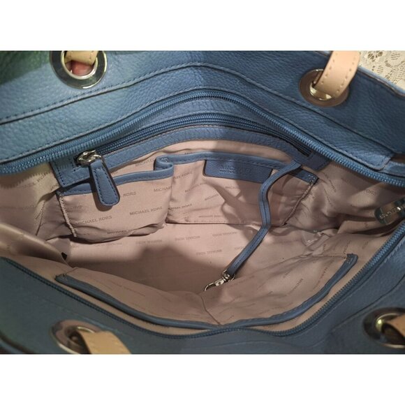 EUC Michael Kors Light Blue Leather Medium Top Zip Pocket Tote - Picture 6 of 6